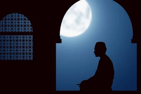 The Sunnah of the Late Night Prayer (the Tahajjud)