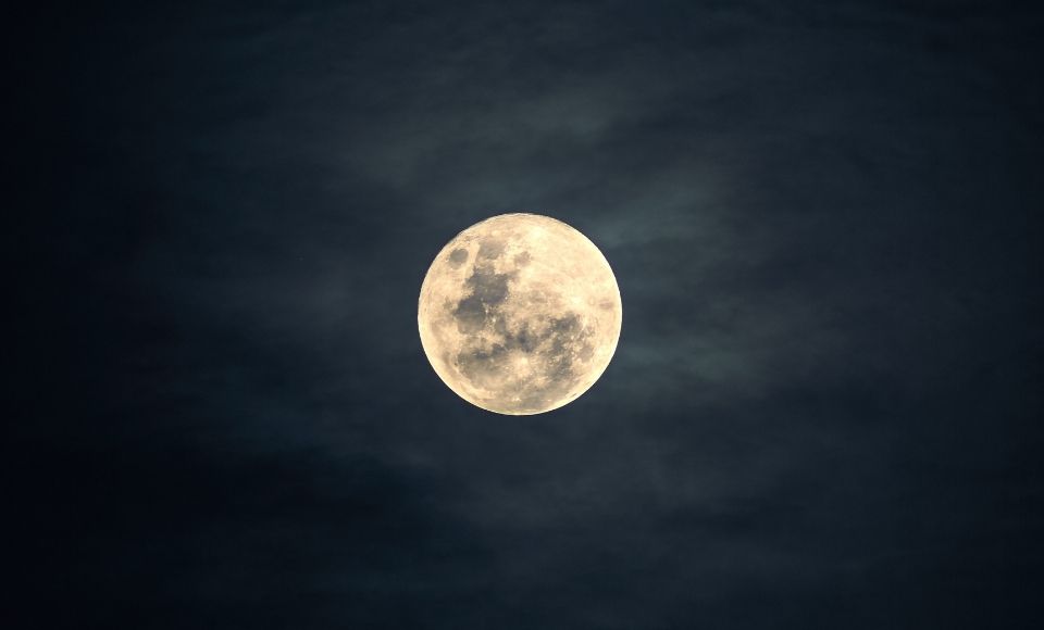 the-miracle-of-the-splitting-of-the-moon